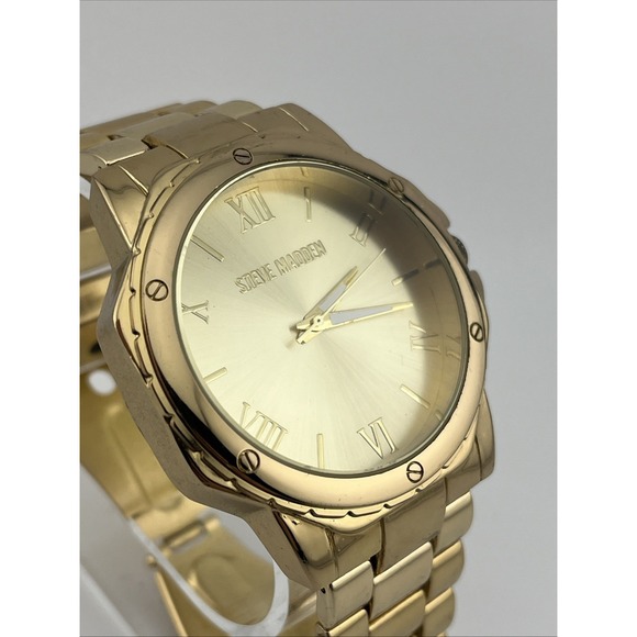 Steve Madden Watch Women 46mm Gold Case 6"‎ Band- New Battery - Picture 2 of 7
